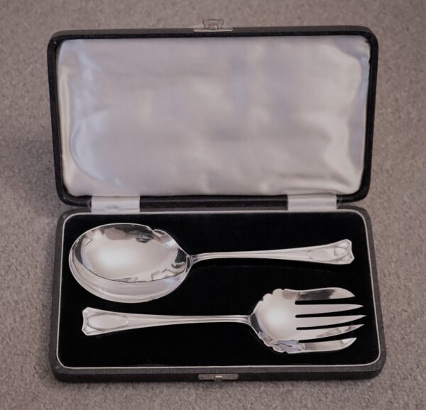 SALE – A Vintage Boxed ‘ASHBERRY’ Spoon & Fork Fruit Set / Ideal Gift / Present Boxed Baby Sets Antique Silver 3
