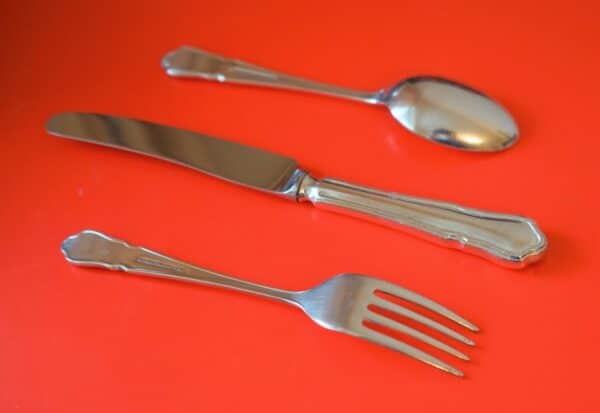 Circa:- 1950s A Christening Silver Plated Boxed Set – Collectable / Ideal Present Antique Sugar Tongs Antique Silver 7
