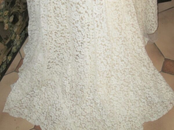 Vintage French 1950’s White Lace Wedding Gown/Haut Couture Paris Antique Antique Textiles 11