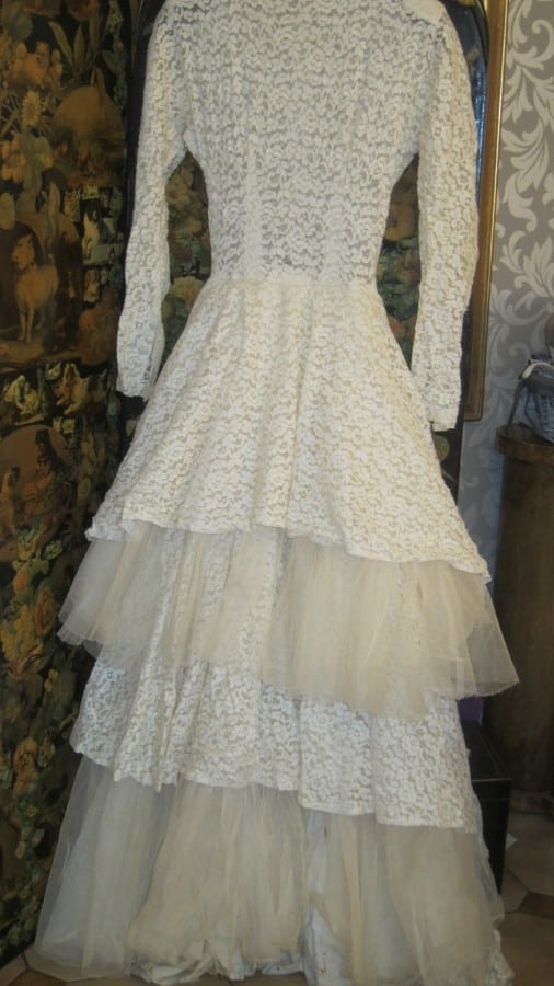 Vintage French 1950’s White Lace Wedding Gown/Haut Couture Paris Antique Antique Textiles 3