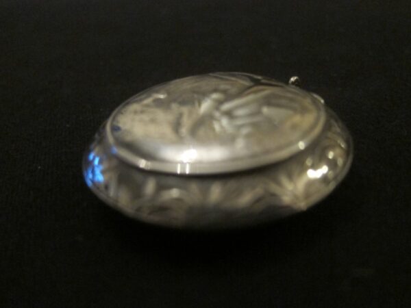 c.1900 Swiss Silver Hallmarked Pill Box/13.3grms - Image 3