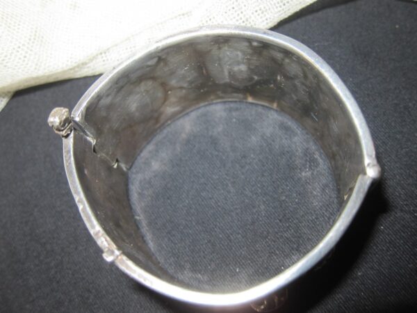 19th Century Asiatic Solid Silver Bracelet/56.7grms - Image 7