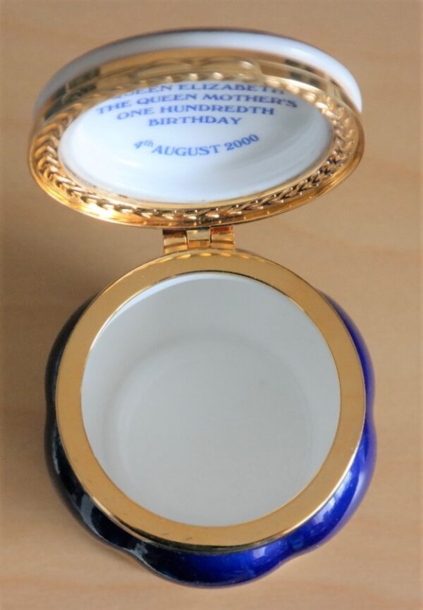 An AYNSLEY Bone China ‘Queen Elizabeth’ Pill Box – Ideal Gift / Present Aynsley Pill Box Antique Ceramics 6