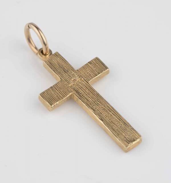 9ct Gold English Decorative Cross - Image 2