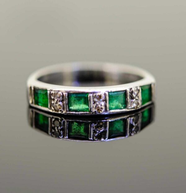 18ct White Gold Emerald & Diamond 10 Stone Half Eternity Ring ring Antique Jewellery 3