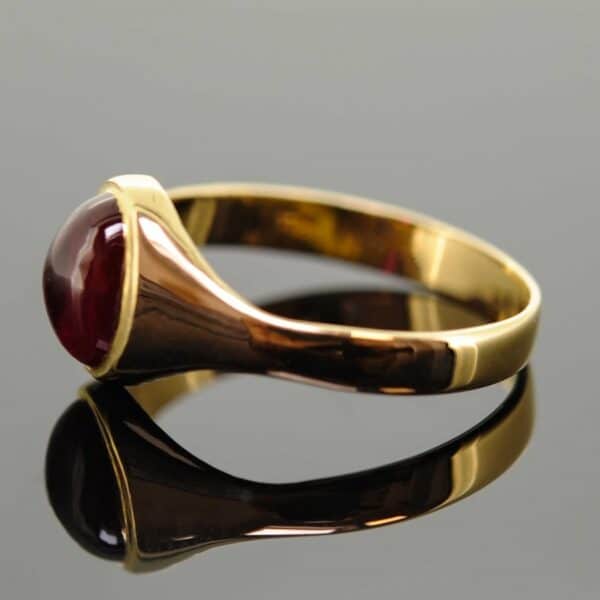 18ct Yellow Gold Synthetic Ruby Cabouchon Ring,18ct Ruby Ring,Plain Cabouchon Ruby Ring,18ct Synthetic Ruby Dress Ring, 18ct Ruby Dress Ring - Image 2
