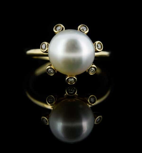 9ct Pearl and DIamond Cluster Ring,Satellite Diamond Collet Design Pearl Ring,Modern Pearl And Diamond Ring