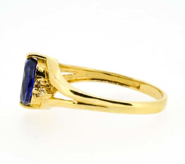 Sapphire And Diamond Ring,18ct Sapphire And Diamond Ring, Yellow Gold Sapphire And Diamond Seven Stone Ring. - Image 2