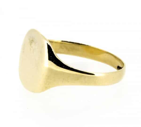 9ct Antique Signet Ring, Gents 9ct Signet ring, 9ct Cushion Signet ring - Image 2