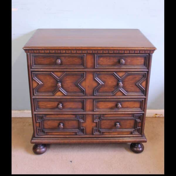Antique Oak Chest of Drawers.
