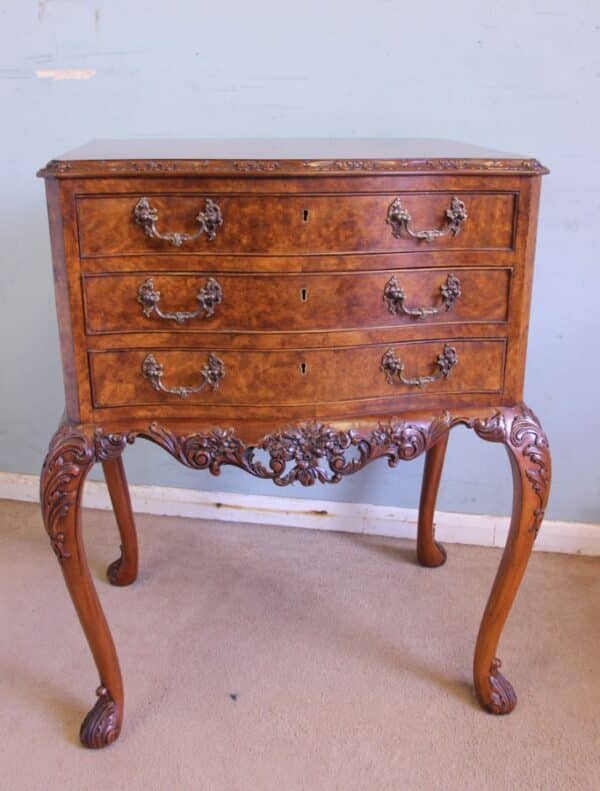 Burr Walnut Queen Anne Style Shaped Side Table - Image 2