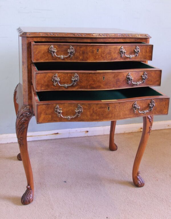 Burr Walnut Queen Anne Style Shaped Side Table - Image 11