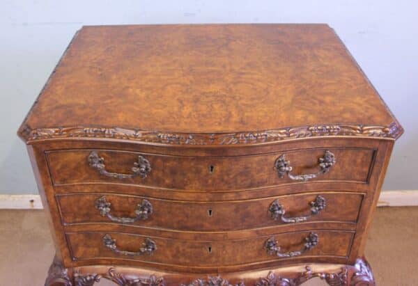 Burr Walnut Queen Anne Style Shaped Side Table burr walnut Antique Furniture 15