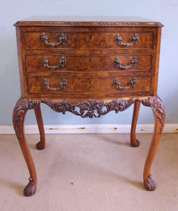 Burr Walnut Queen Anne Style Shaped Side Table burr walnut Antique Furniture 16