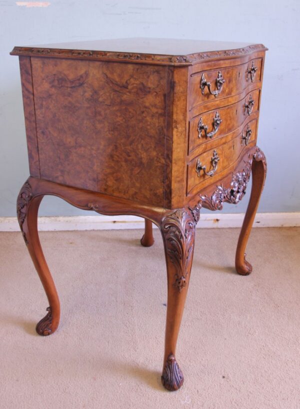 Burr Walnut Queen Anne Style Shaped Side Table - Image 5