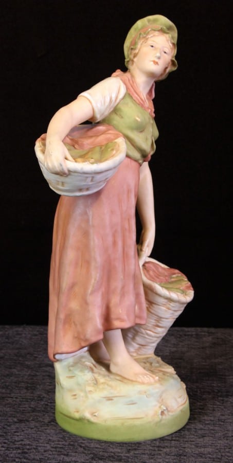 Antique Royal Dux Figure of Young Girl Antique Antique Ceramics 4