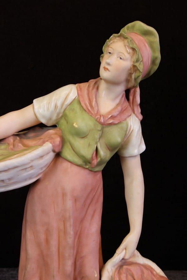 Antique Royal Dux Figure of Young Girl Antique Antique Ceramics 6