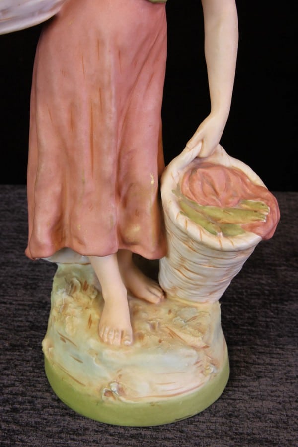 Antique Royal Dux Figure of Young Girl Antique Antique Ceramics 7