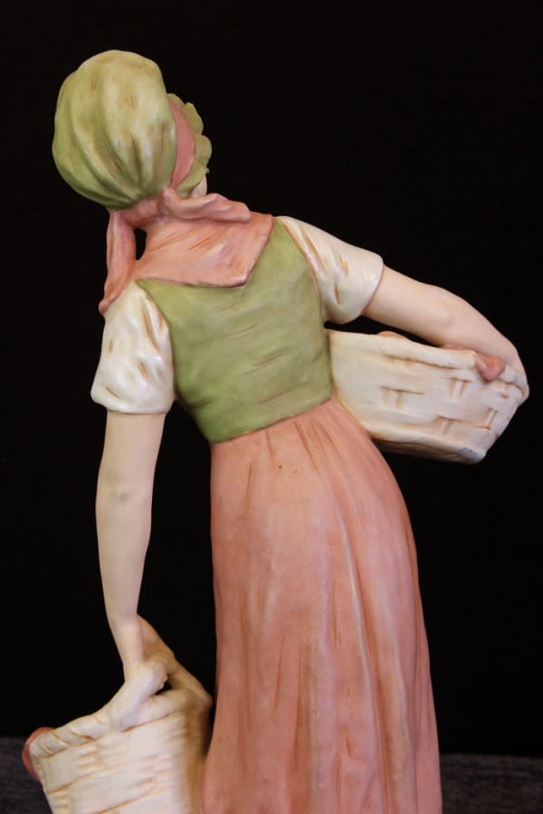 Antique Royal Dux Figure of Young Girl Antique Antique Ceramics 8