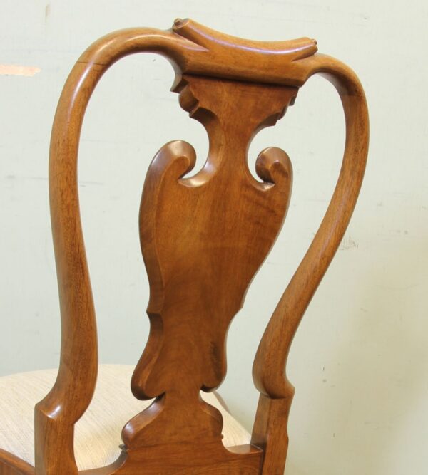 A Superb Set of Eight Burr Walnut Dining Chairs - Image 14