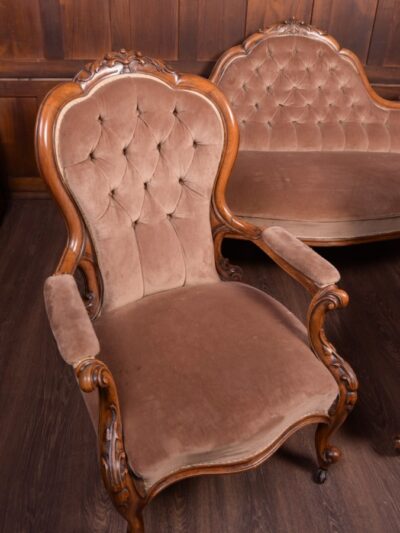 Stunning Victorian Walnut Parlour Settee And Two Chairs SAI1835 - Image 3