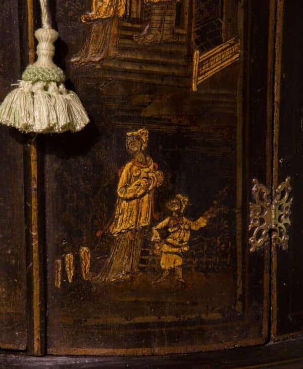 18thc bowfronted lacquered corner cupboard - Image 4