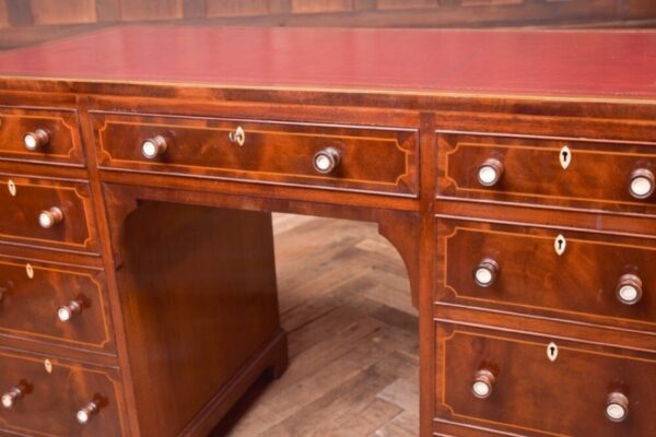 Stunning Quality Edwardian Mahogany Knee Hole Desk By Maple And Co London SAI2075 - Image 2