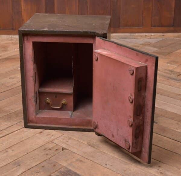 Neat Edwardian Steel Safe SAI2196 - Image 8