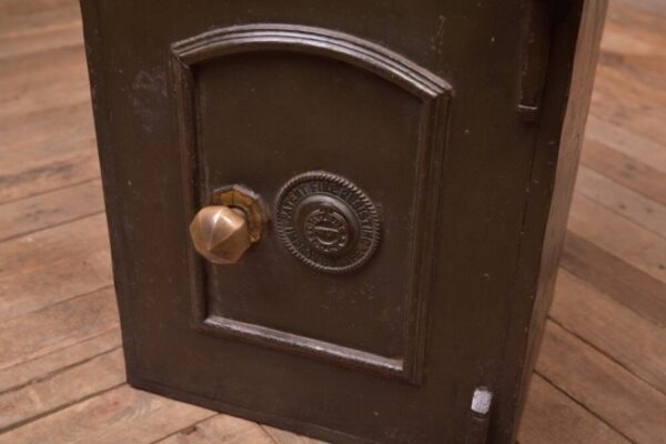Neat Edwardian Steel Safe SAI2196 - Image 7