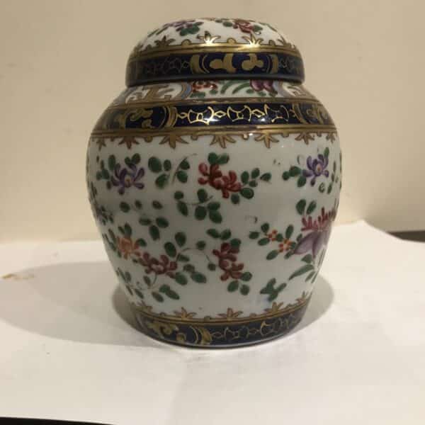 Chinese Qing Dynasty’s Ginger Jar Hand-painted Antique Ceramics 5