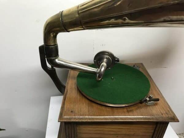 Horn Gramophone oak cased early 1900’s Antique Musical Instruments 6
