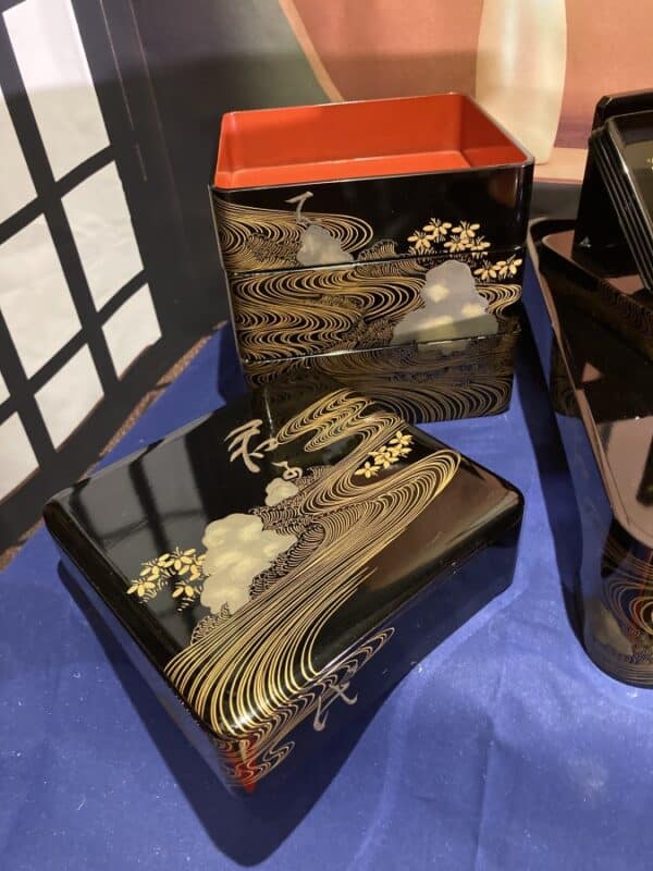 Lacquered sake and bento set bento Antique Boxes 6