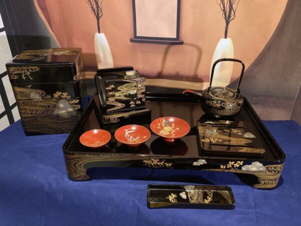 Lacquered sake and bento set bento Antique Boxes 3