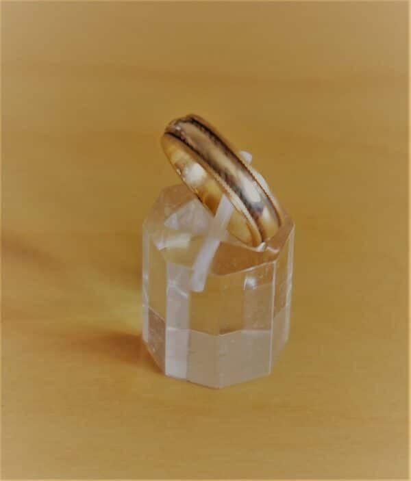 A Vintage 9ct White & Yellow Gold Wedding Ring - Boxed - Image 3