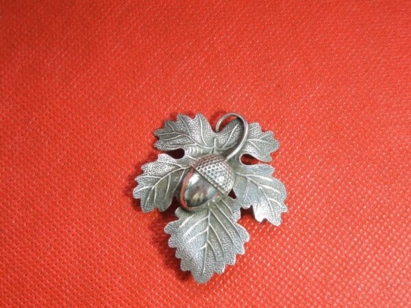 Silver Acorn & Oak Leaf Brooch - Image 3