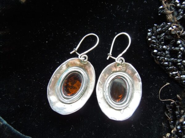 Silver Amber Drop Earrings - Image 4
