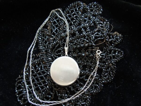 Silver Locket on Chain Miscellaneous 8