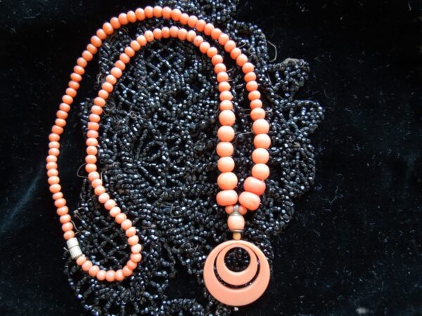 Art Deco Coral & Bakelite Necklace - Image 2