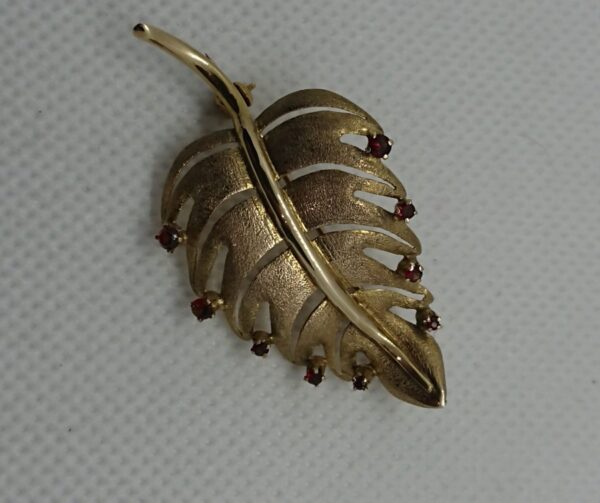 9ct Gold Garnet Leaf Brooch