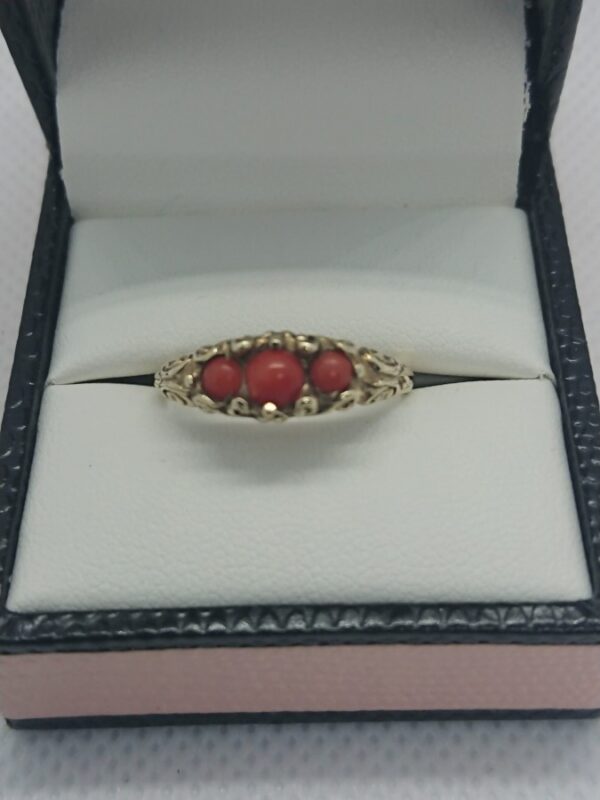 Antique 9ct Gold Coral Ring