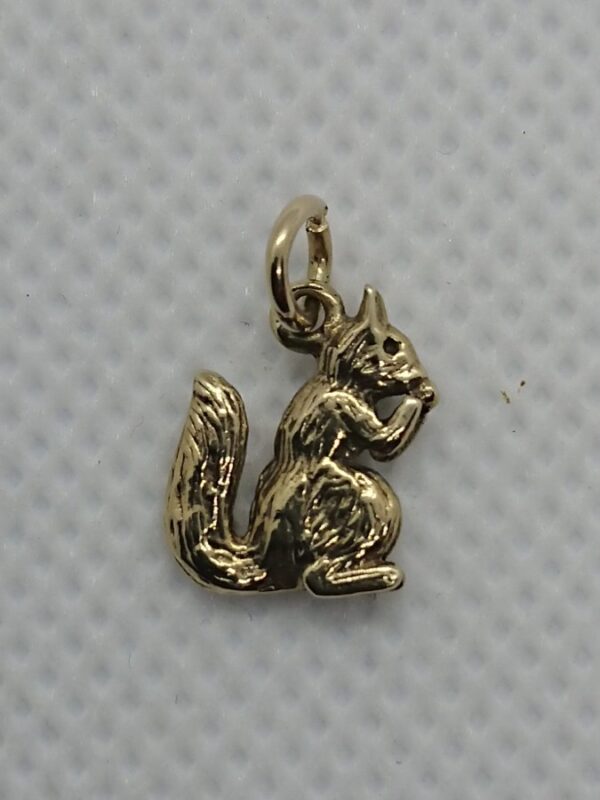 Vintage 9ct Gold Squirrel Charm - Image 2