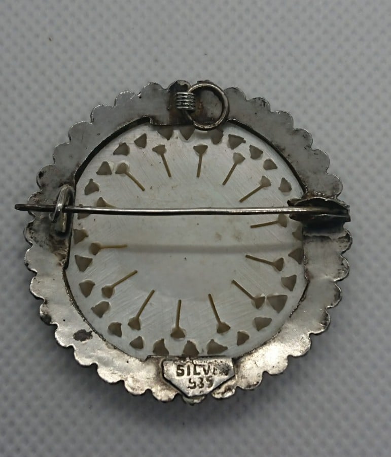 Mother of pearl shop brooch antique