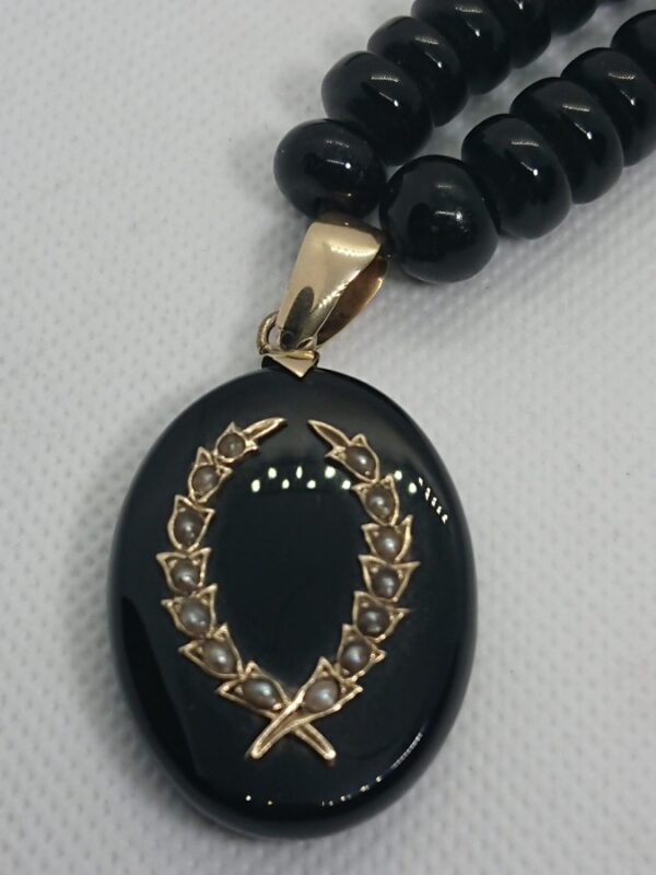 Victorian Black Onyx Mourning Locket with Seed Pearls in Gold - Image 6