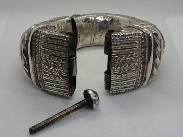 Antique Silver Bangle/Anklet - Image 5