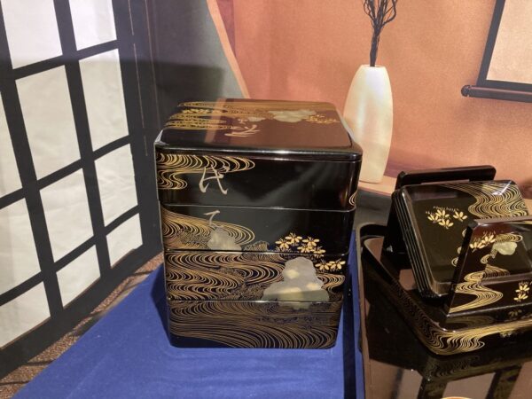 Lacquered sake and bento set bento Antique Boxes 5