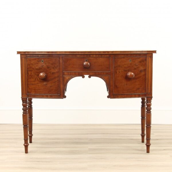 Georgian (Regency Period) Mahogany Small Sideboard/Desk - Image 3