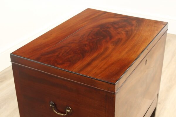 Regency Period Flame Mahogany Cellarette - Image 3