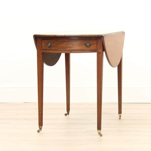 Georgian Light Mahogany Pembroke Table - Image 5