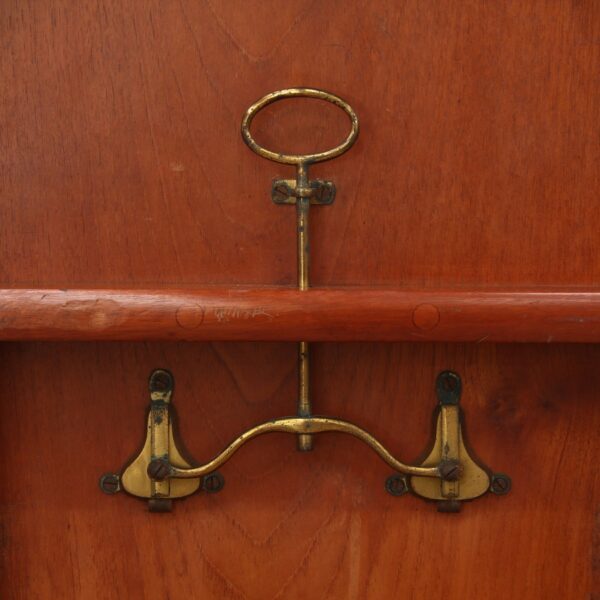 Victorian Flamed Mahogany Pedestal Table - Image 5