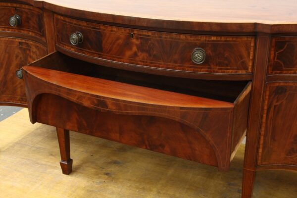 George III Serpentine Flamed Mahogany Sideboard - Image 7